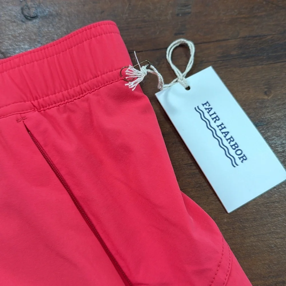 Women's Fair Harbour Shorts Size Large Coral Built in Biker Short Nylon Blend‎
